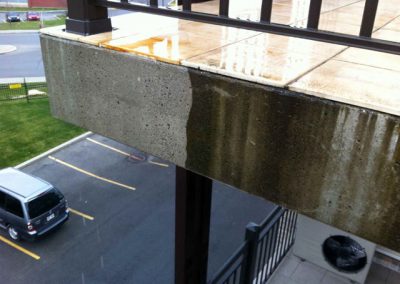 Lavage à pression de balcon à Montréal - Lavage Pression Net à Morin Heights